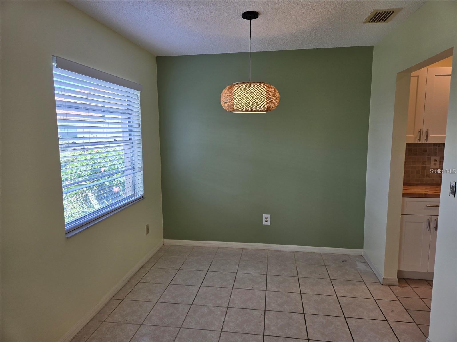 Image 8 of 25 For 908 Hendon Court 129