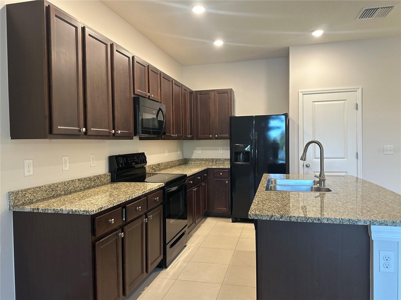 Image 7 of 30 For 2834 Suncoast Blend Drive