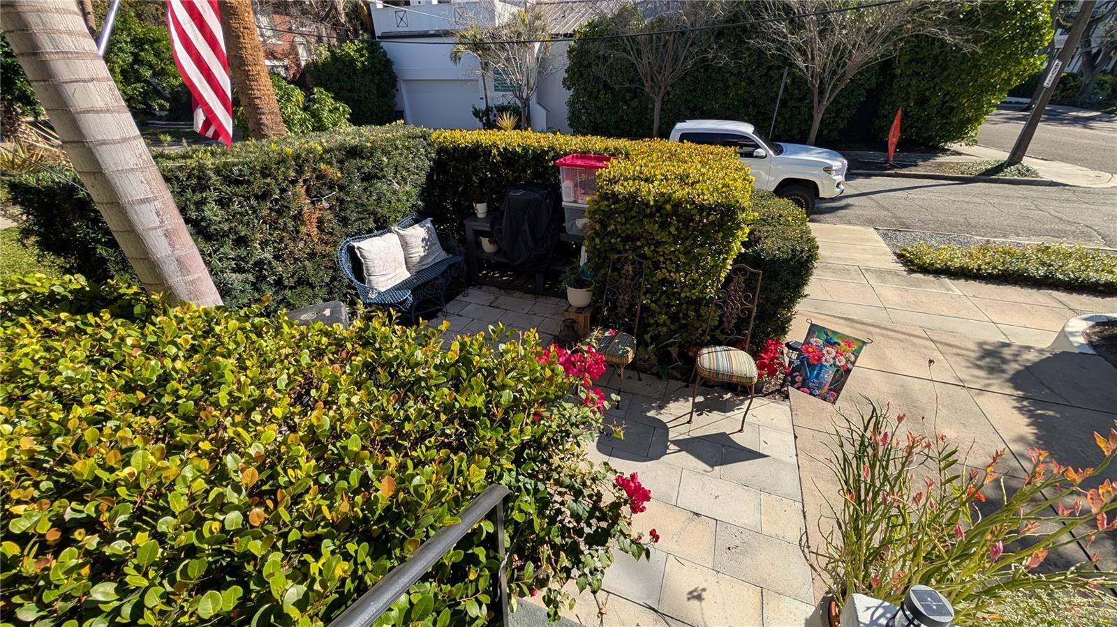 Image 2 of 9 For 1020 Rome Avenue 1607