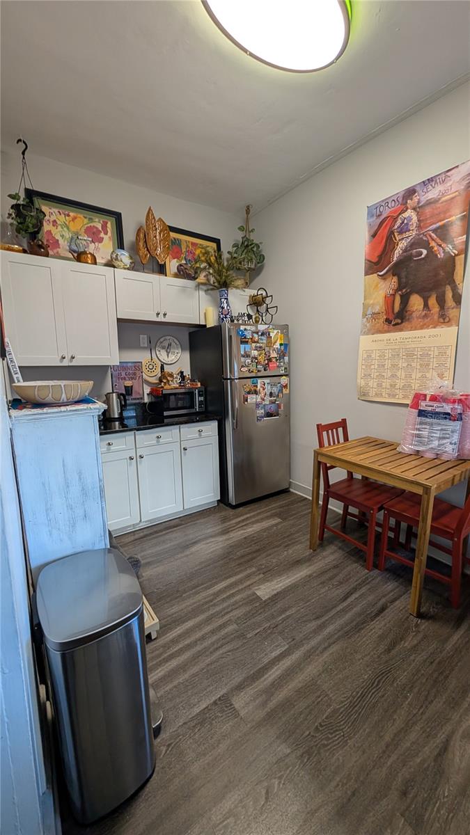 Image 3 of 9 For 1020 Rome Avenue 1607