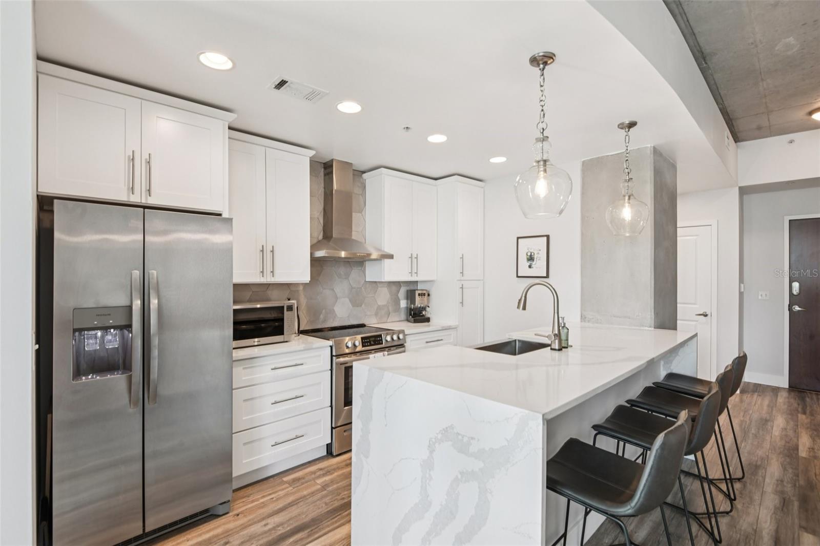 Image 11 of 37 For 777 Ashley Drive 1612