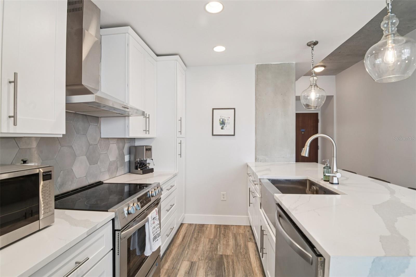 Image 13 of 37 For 777 Ashley Drive 1612