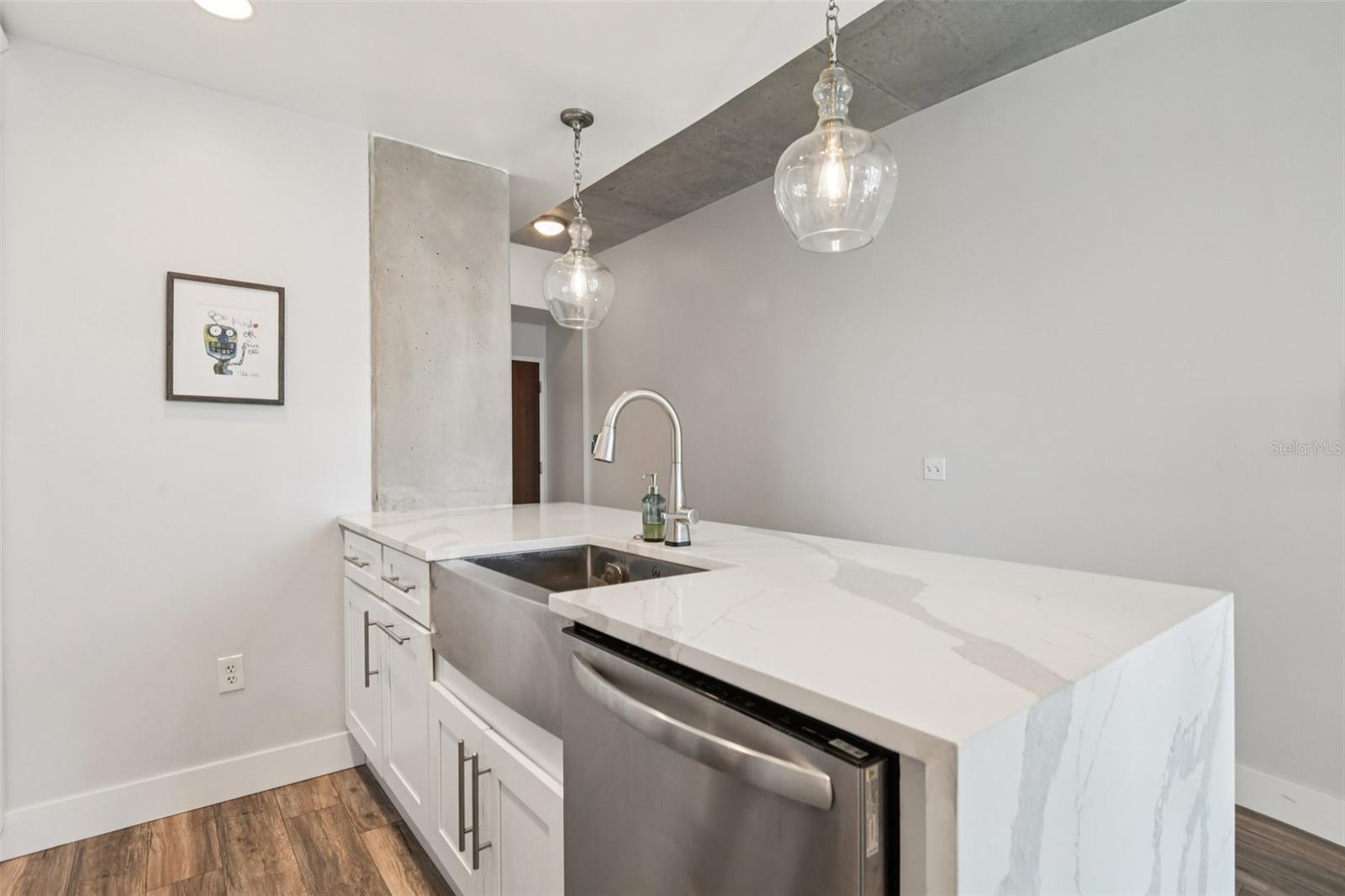 Image 14 of 37 For 777 Ashley Drive 1612