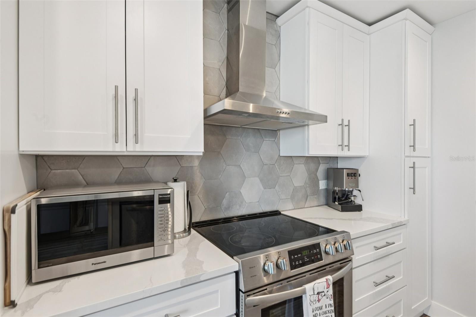 Image 15 of 37 For 777 Ashley Drive 1612