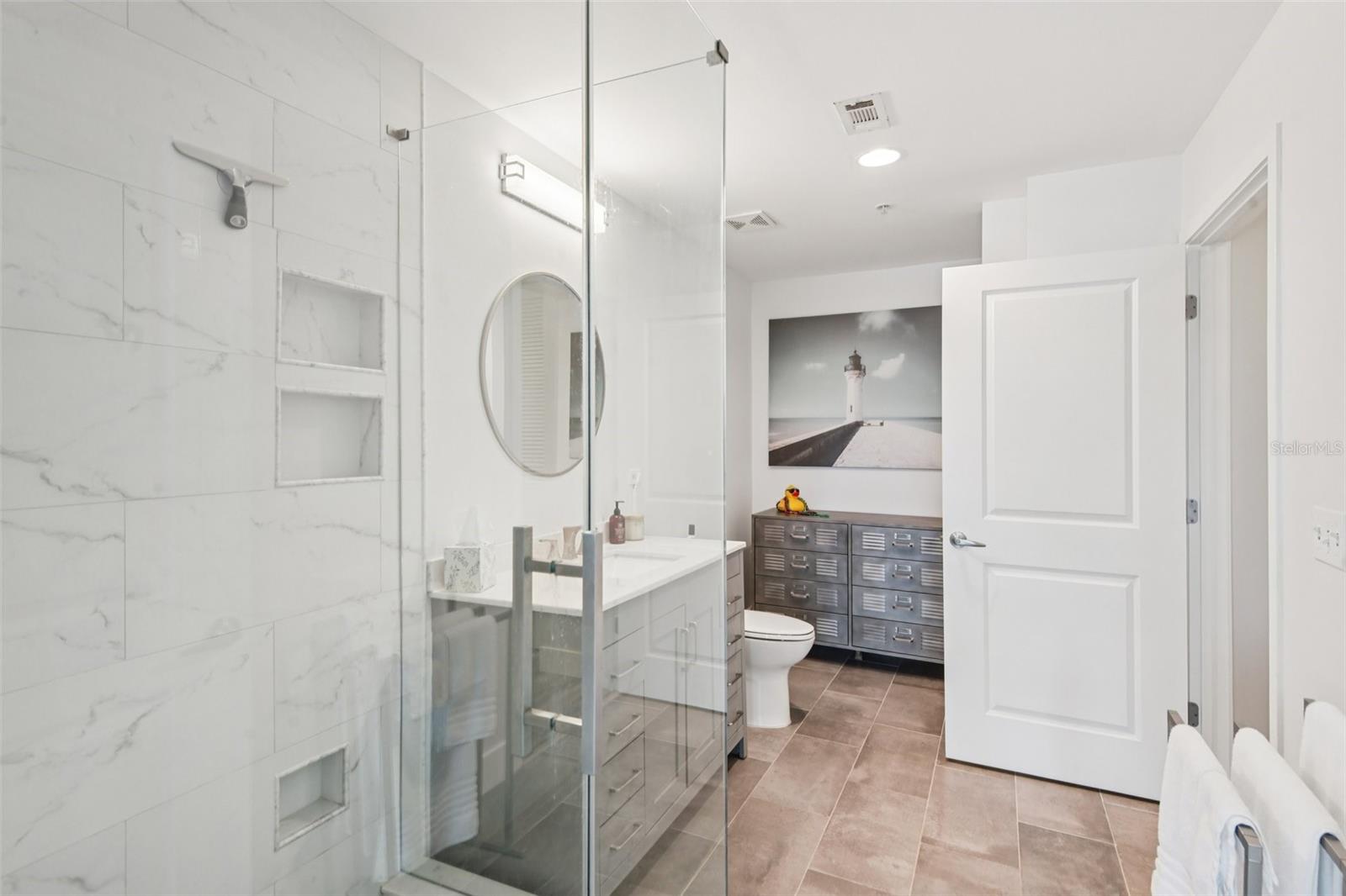 Image 20 of 37 For 777 Ashley Drive 1612