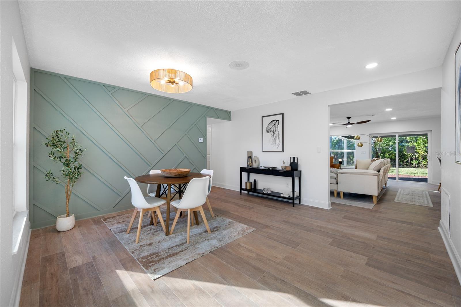 Image 14 of 49 For 1608 Amberlea Drive N