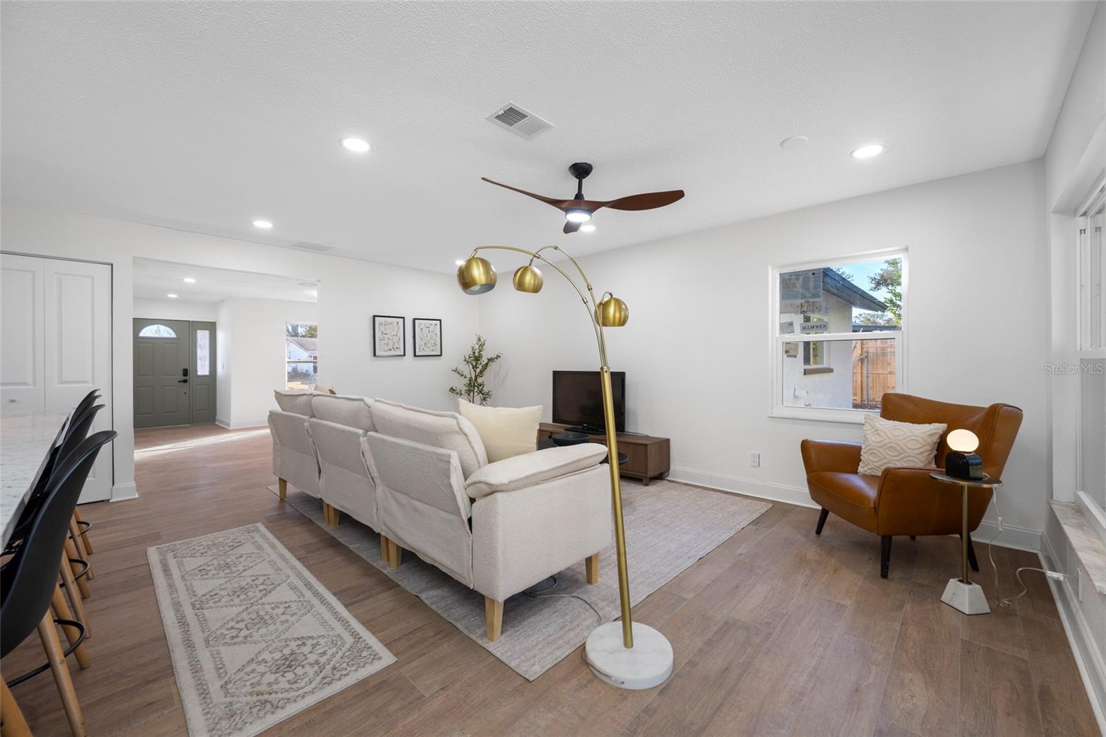 Image 16 of 49 For 1608 Amberlea Drive N