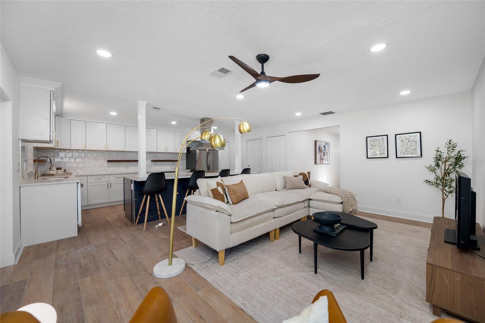 Image 17 of 49 For 1608 Amberlea Drive N