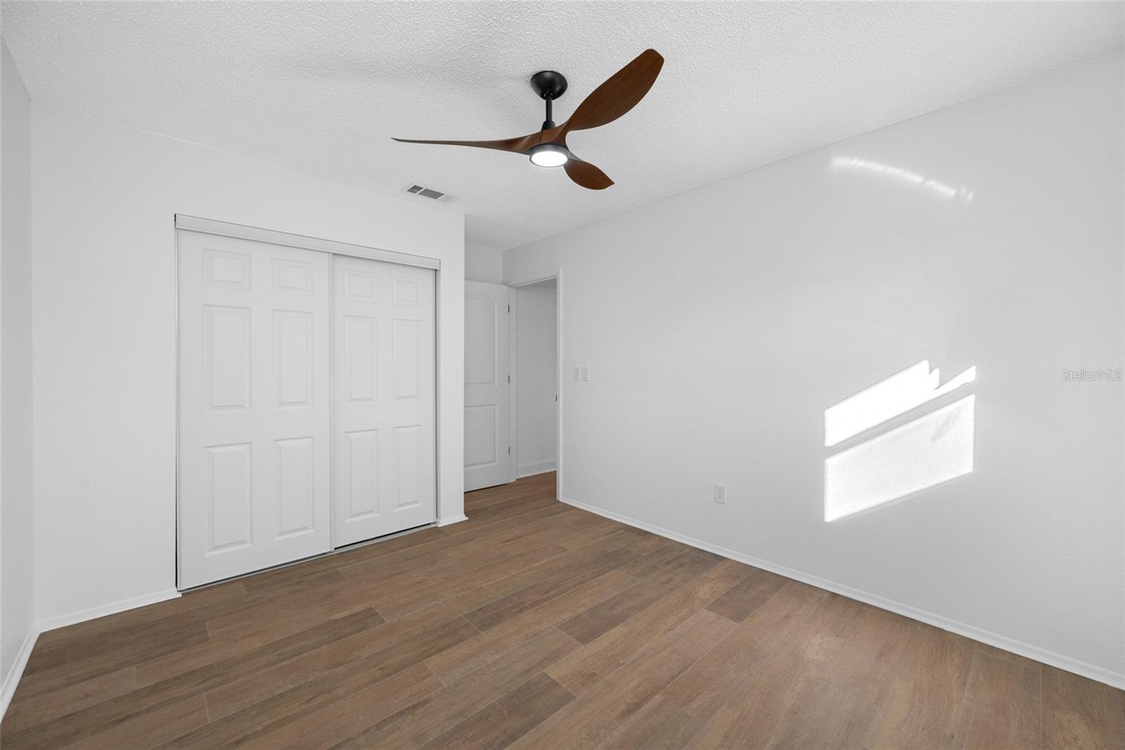 Image 34 of 49 For 1608 Amberlea Drive N