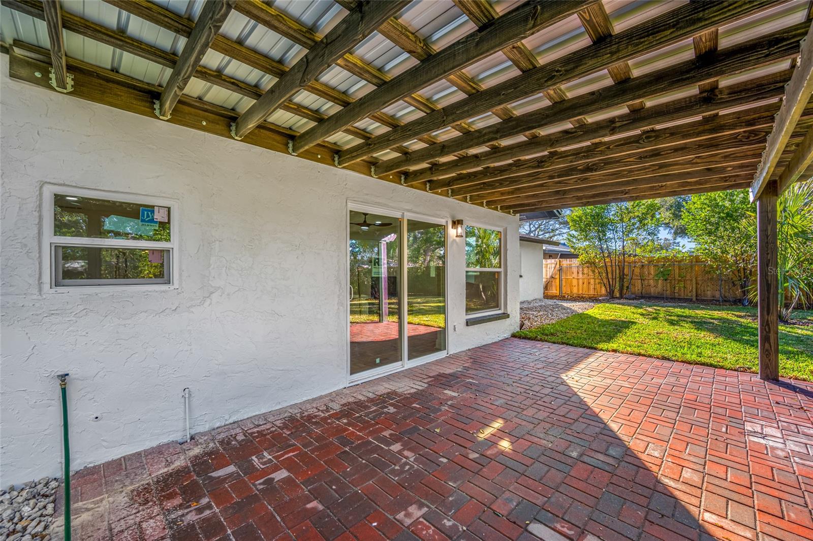 Image 36 of 49 For 1608 Amberlea Drive N