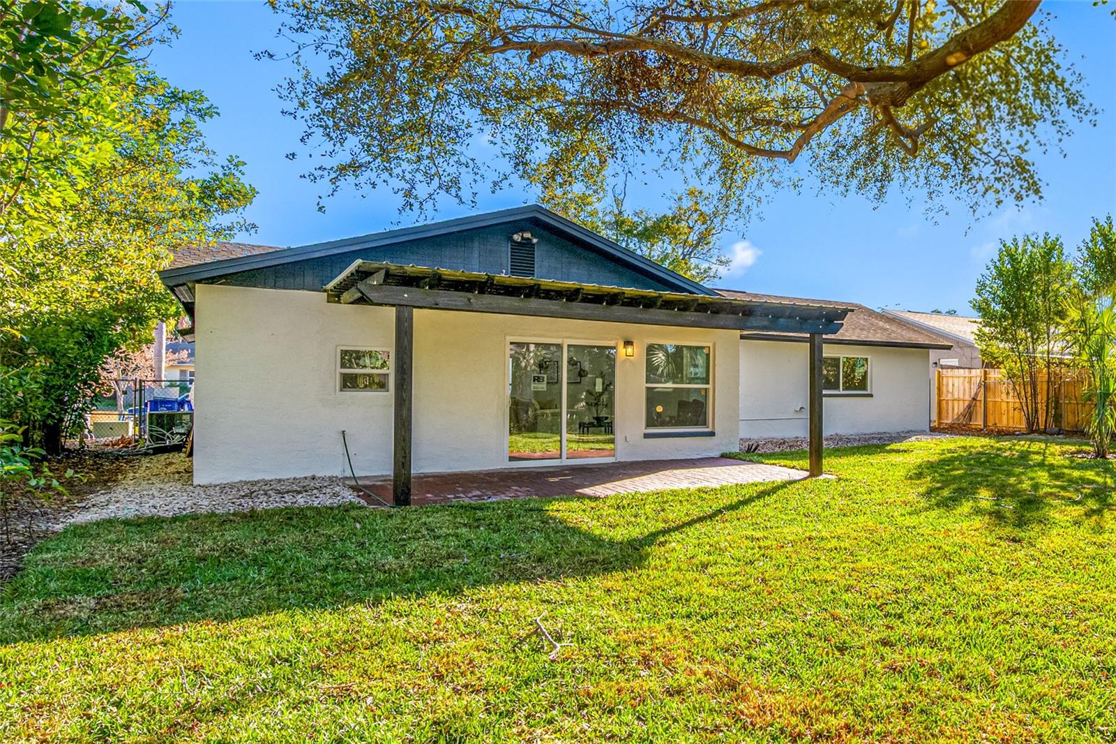 Image 38 of 49 For 1608 Amberlea Drive N