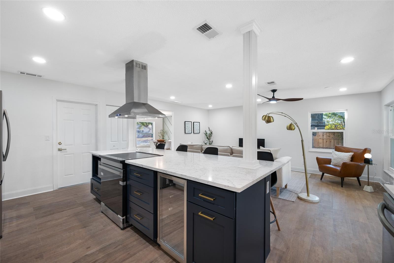 Image 8 of 49 For 1608 Amberlea Drive N