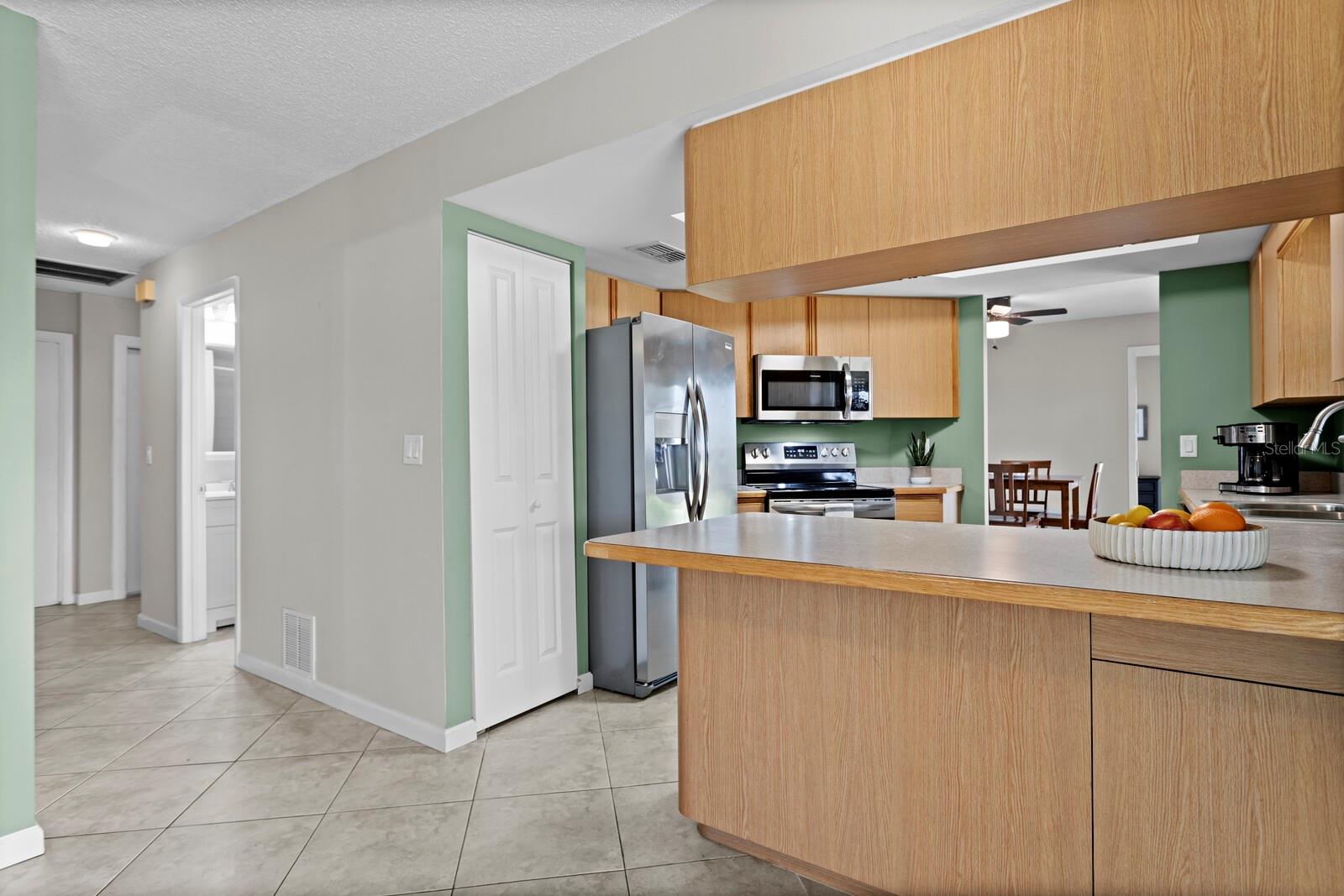 Image 14 of 36 For 6809 Circlecreek Drive