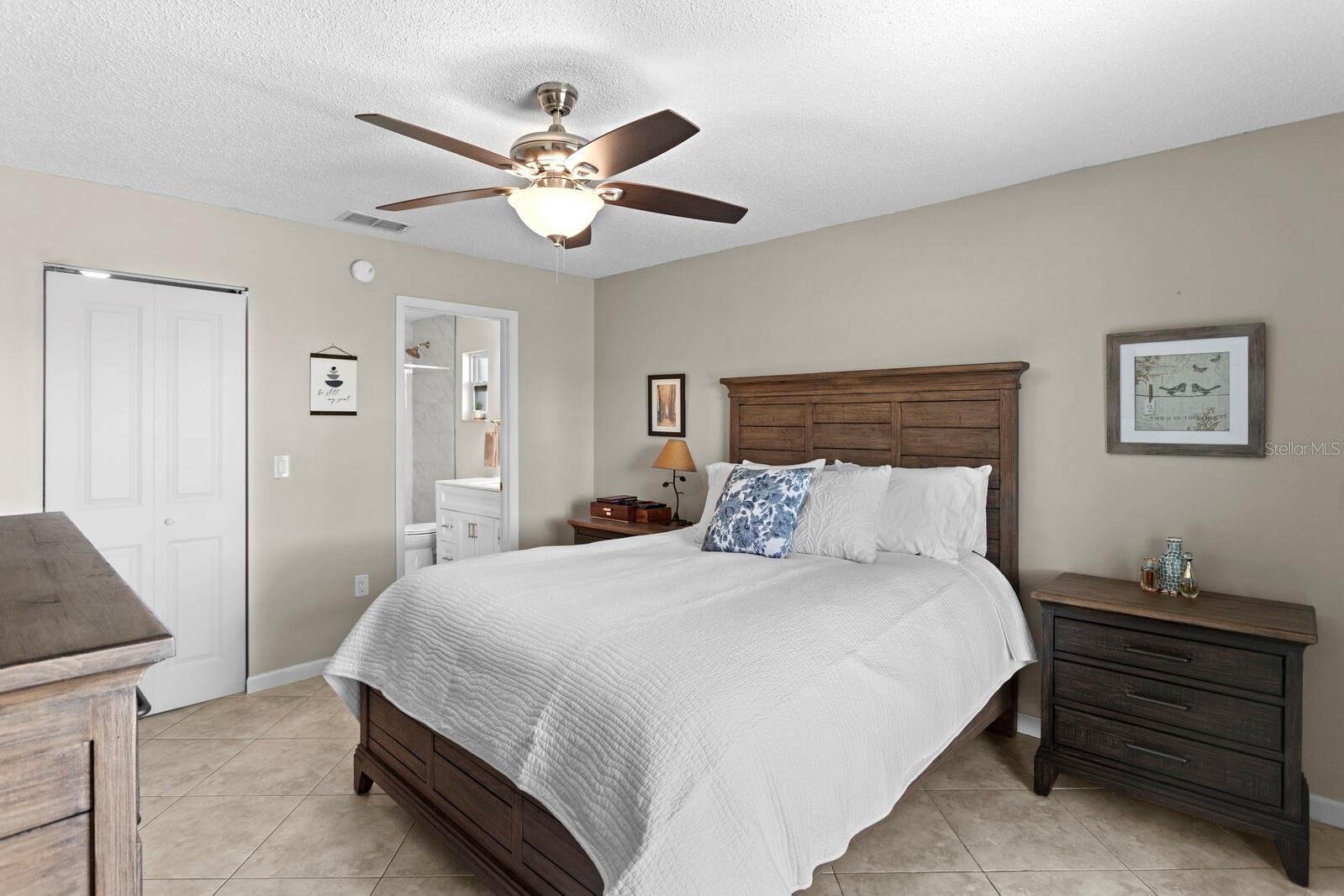 Image 16 of 36 For 6809 Circlecreek Drive