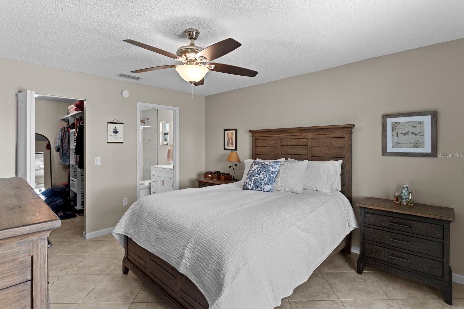 Image 19 of 36 For 6809 Circlecreek Drive