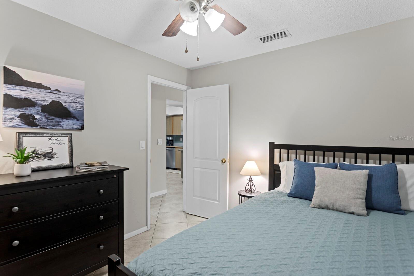 Image 21 of 36 For 6809 Circlecreek Drive