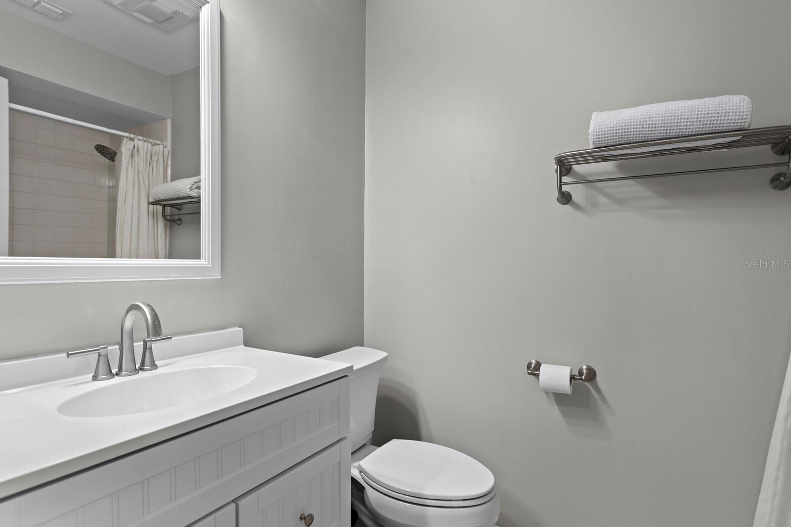 Image 24 of 36 For 6809 Circlecreek Drive