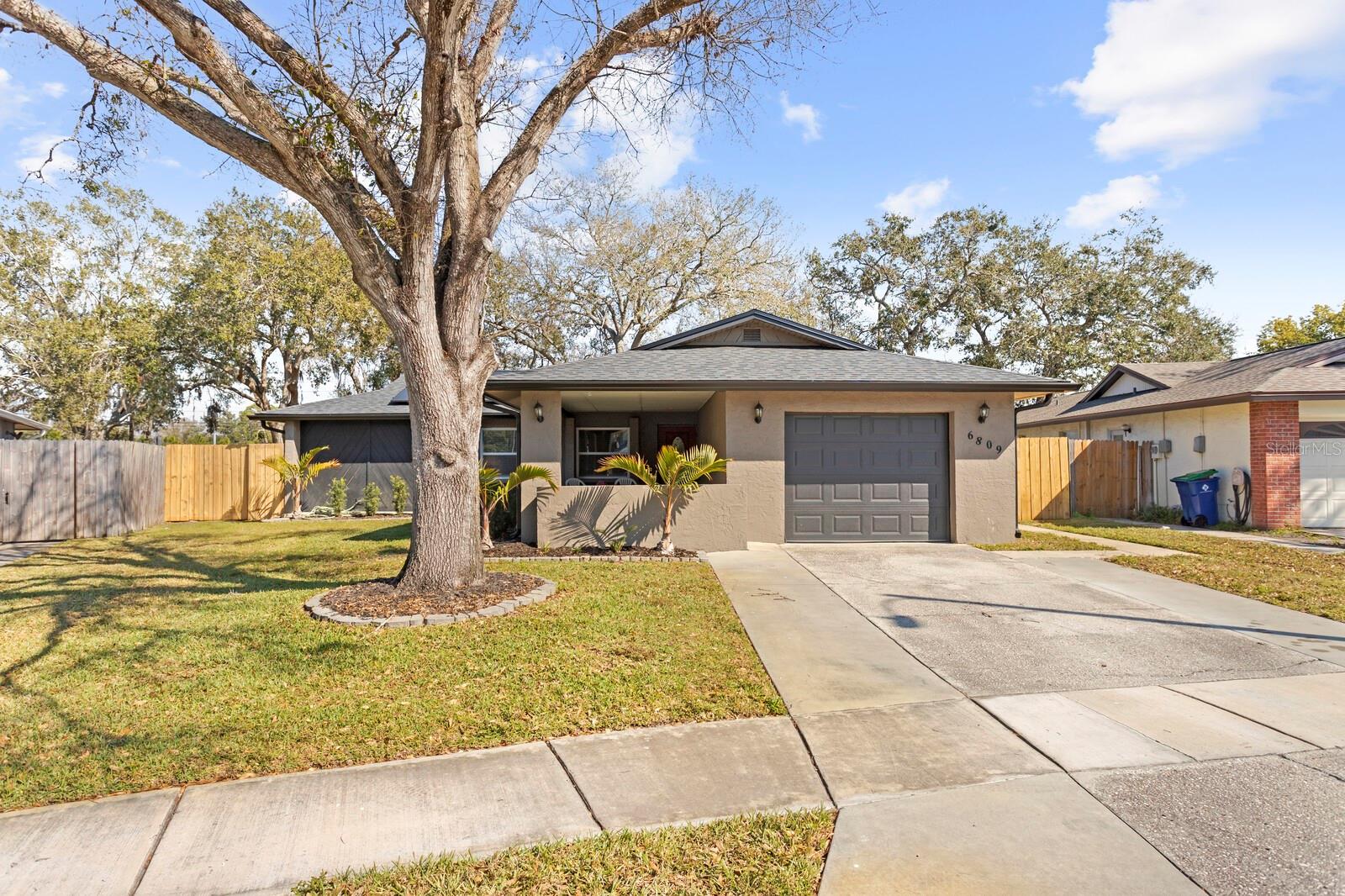 Image 25 of 36 For 6809 Circlecreek Drive