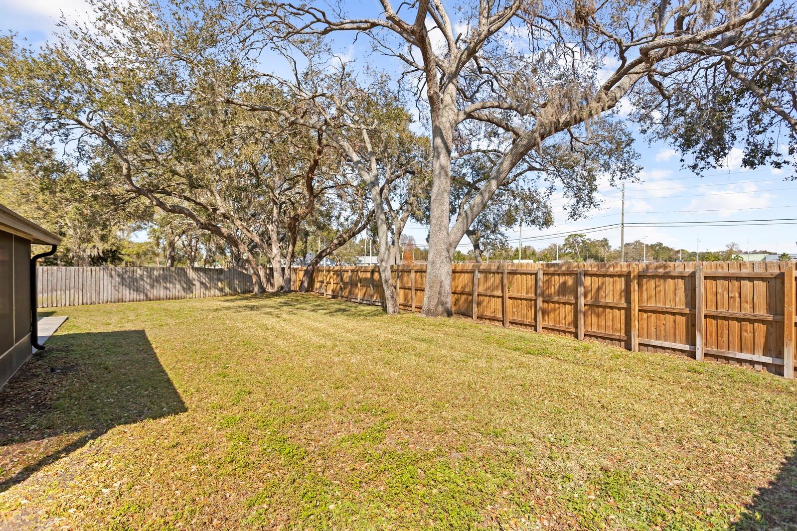 Image 26 of 36 For 6809 Circlecreek Drive