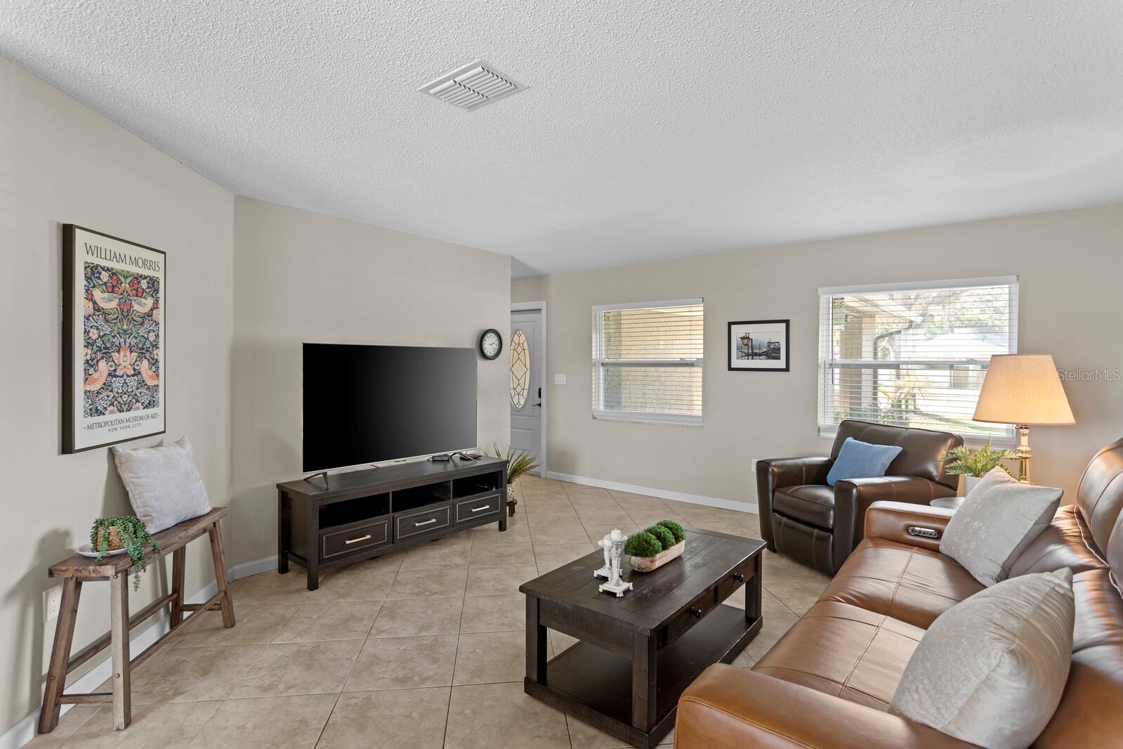 Image 5 of 36 For 6809 Circlecreek Drive