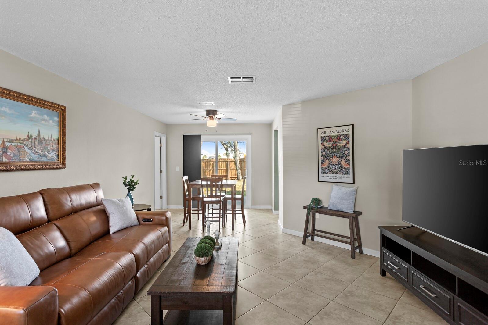 Image 9 of 36 For 6809 Circlecreek Drive