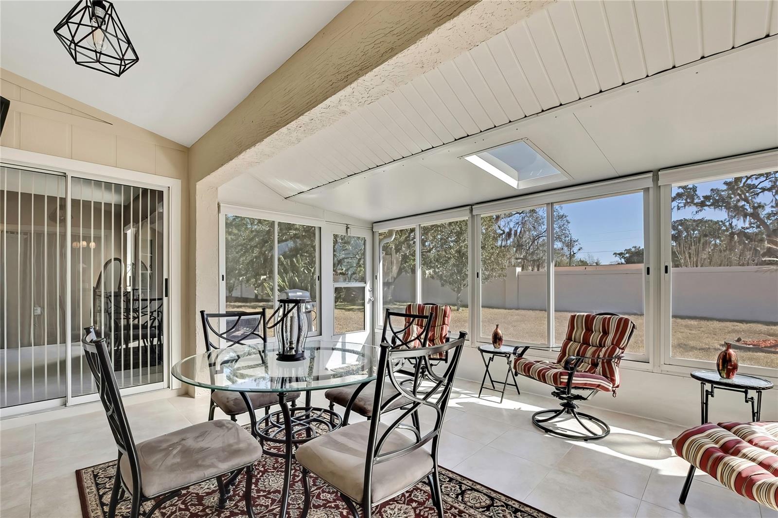 Image 21 of 40 For 1424 Pinewood Hills Court