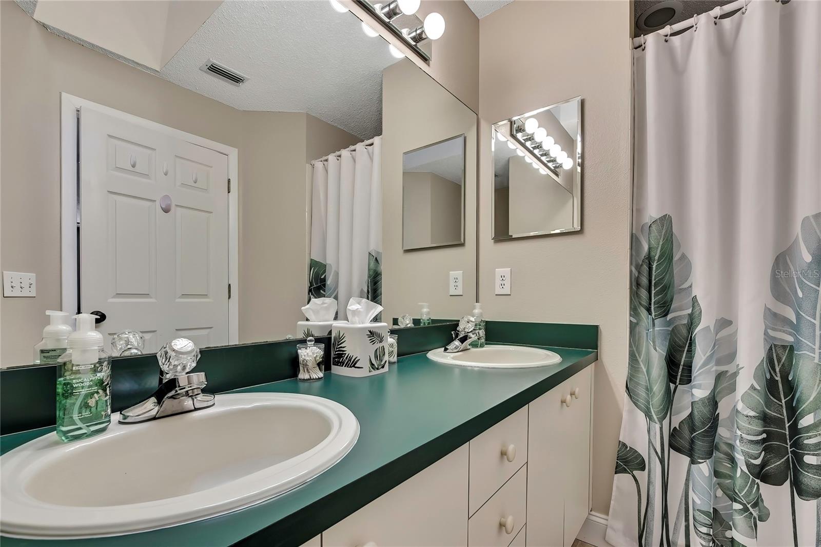 Image 29 of 40 For 1424 Pinewood Hills Court