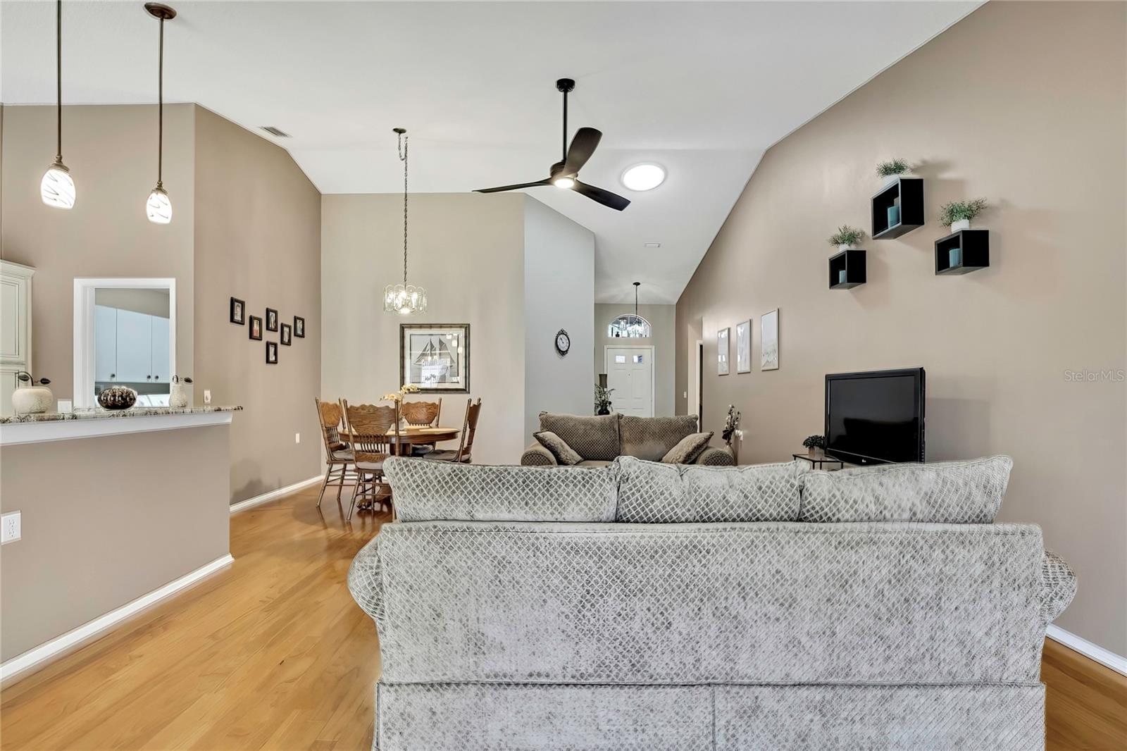 Image 6 of 40 For 1424 Pinewood Hills Court
