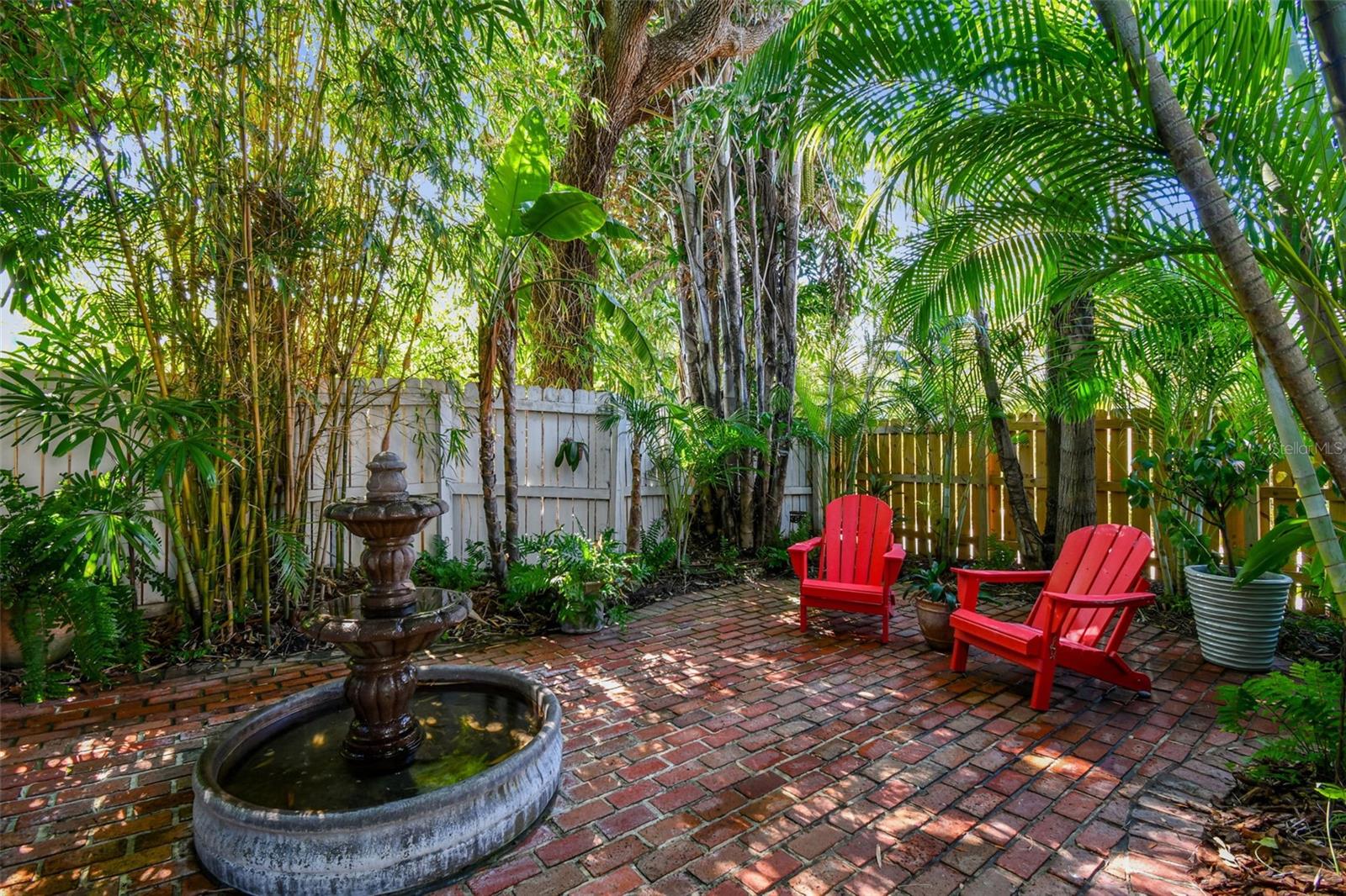 Listing photo id 8 for 901 Delaware Avenue