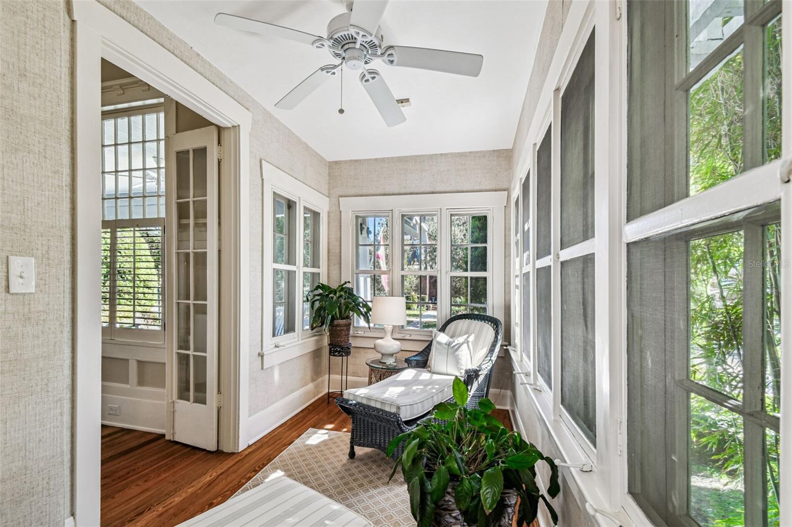 Listing photo id 15 for 901 Delaware Avenue