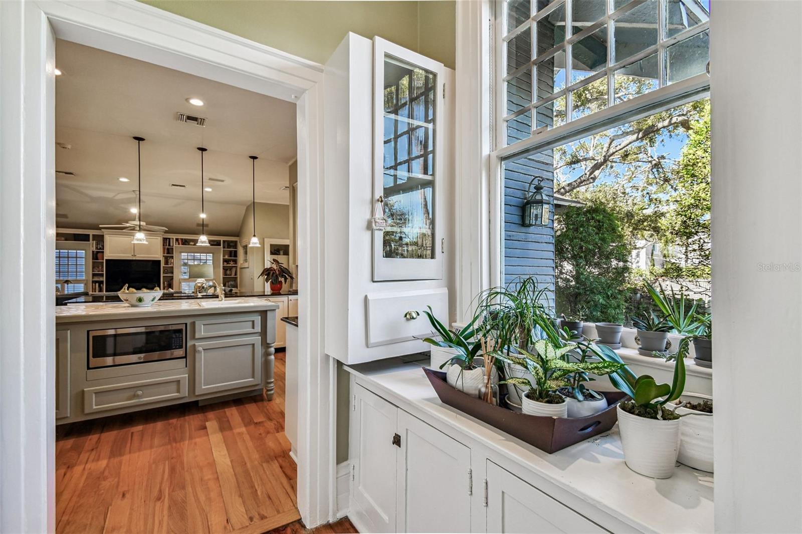 Listing photo id 18 for 901 Delaware Avenue