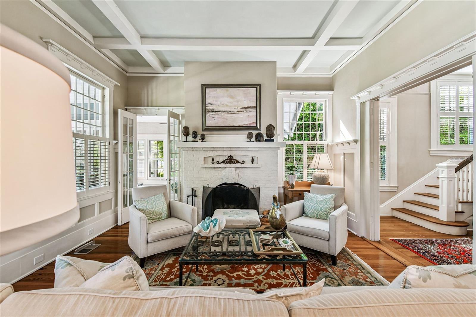 Listing photo id 1 for 901 Delaware Avenue