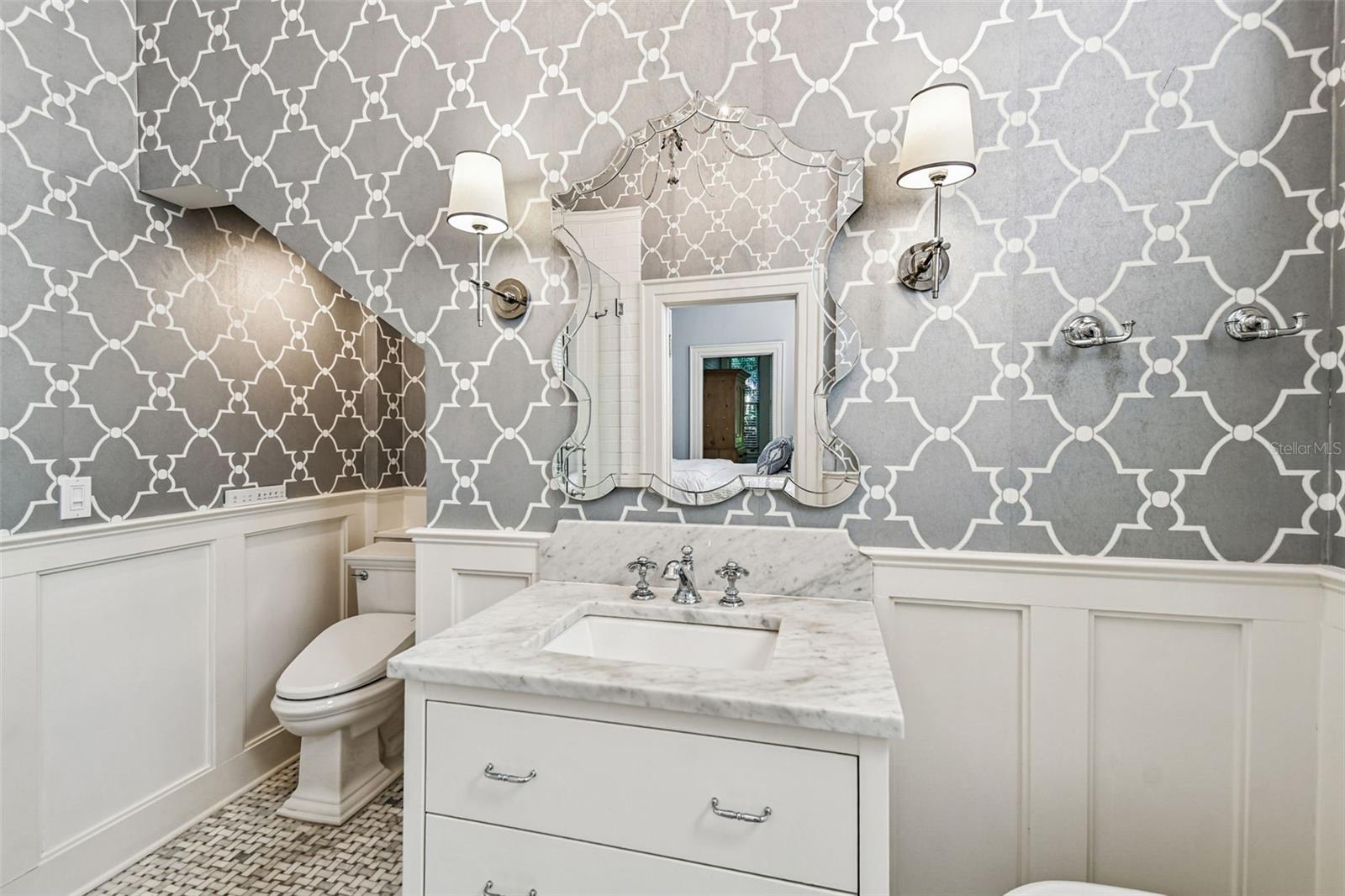 Listing photo id 36 for 901 Delaware Avenue