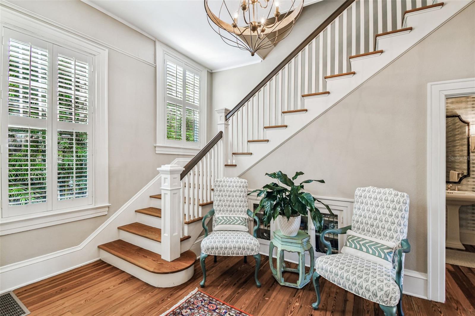 Listing photo id 38 for 901 Delaware Avenue