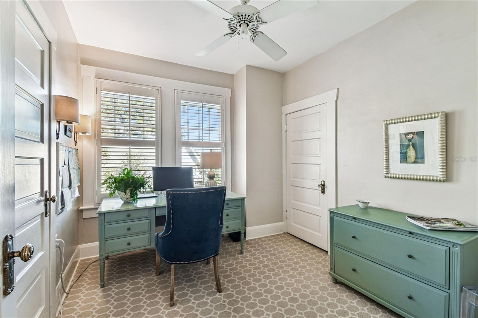 Listing photo id 47 for 901 Delaware Avenue