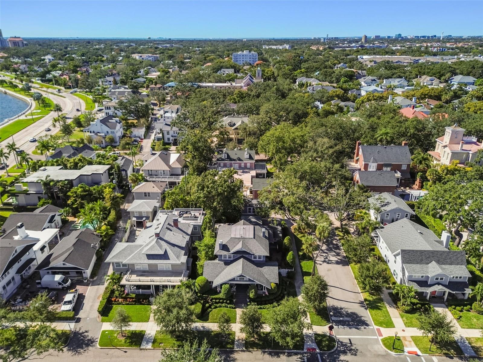 Listing photo id 62 for 901 Delaware Avenue