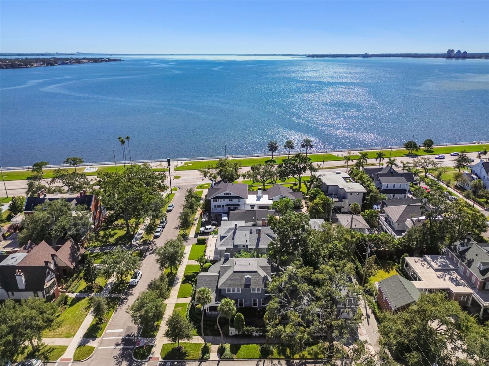 Listing photo id 63 for 901 Delaware Avenue