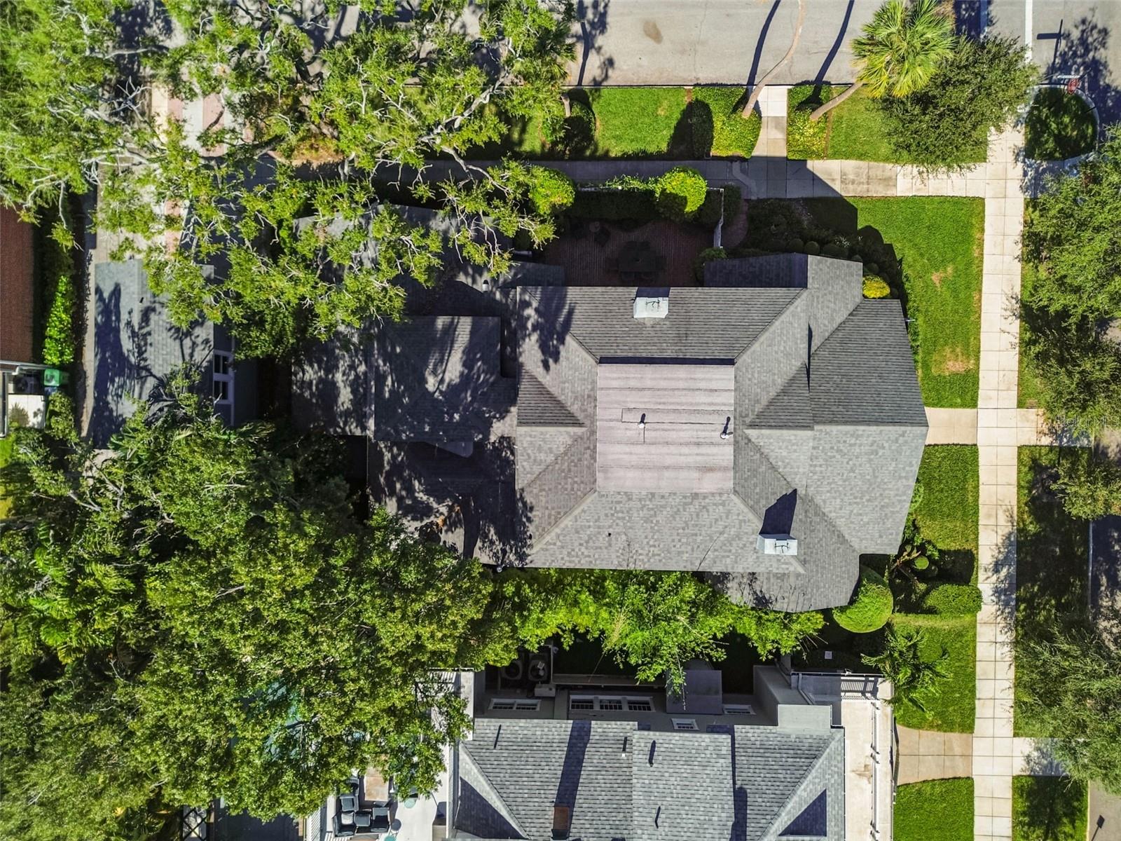 Listing photo id 66 for 901 Delaware Avenue