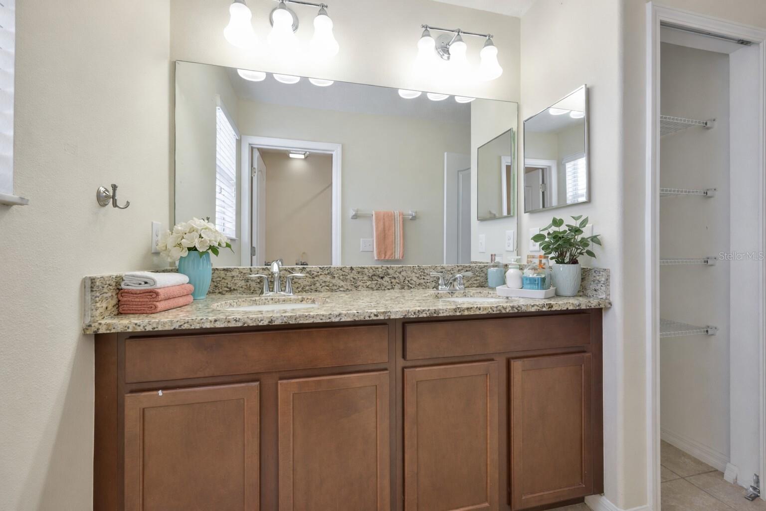 Image 32 of 48 For 10514 Sleepy Orange Court