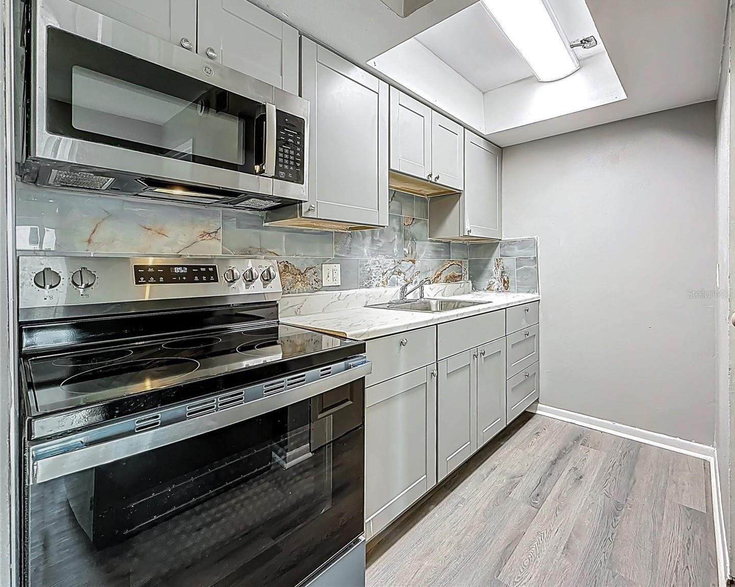 Image 16 of 46 For 6100 12th Street S 313