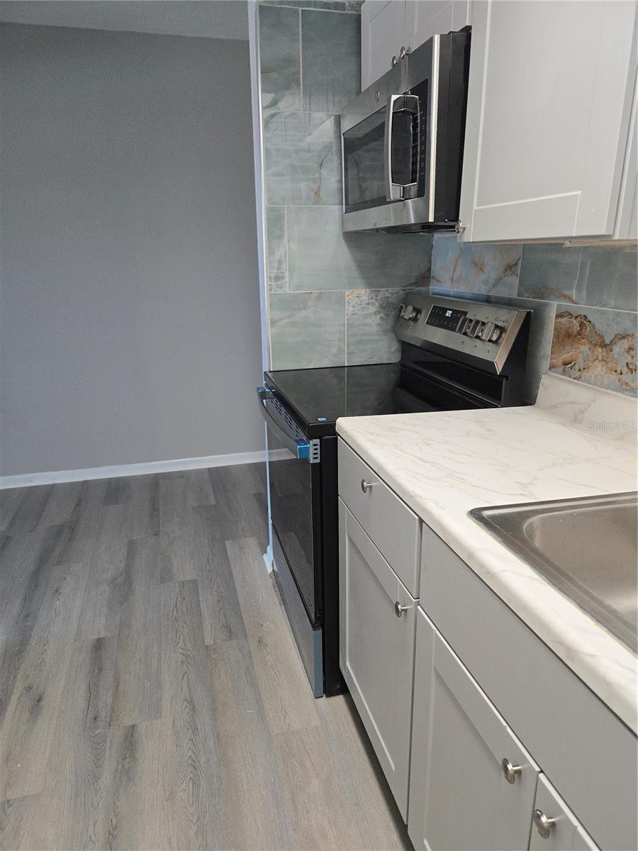 Image 17 of 46 For 6100 12th Street S 313