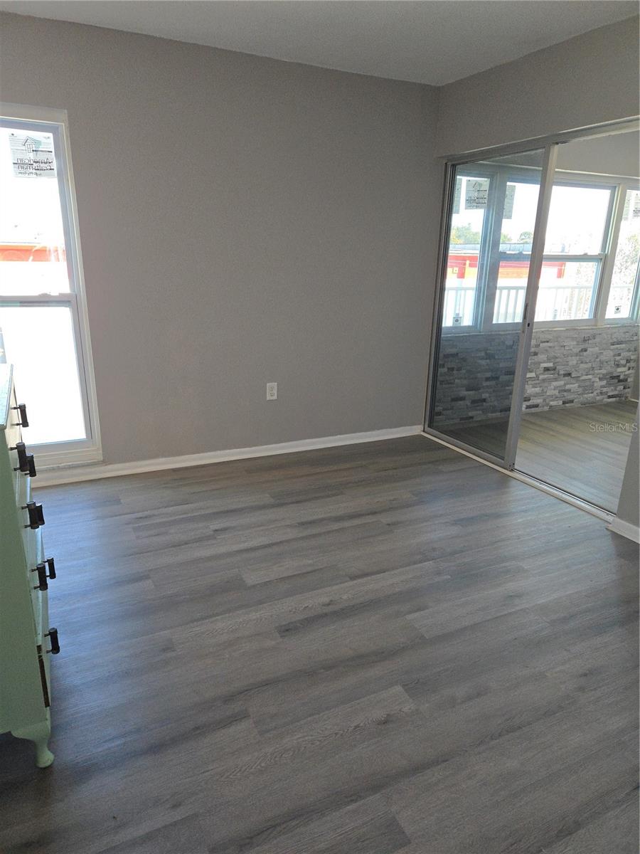 Image 22 of 46 For 6100 12th Street S 313