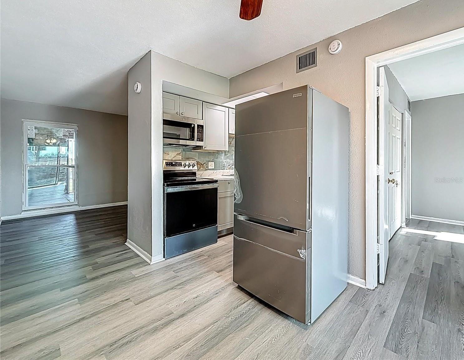 Image 5 of 46 For 6100 12th Street S 313