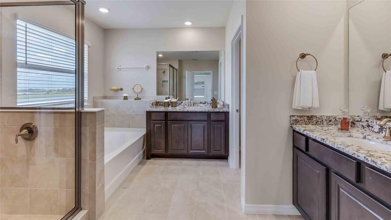 Listing photo id 7 for 3416 Amber Waves Drive