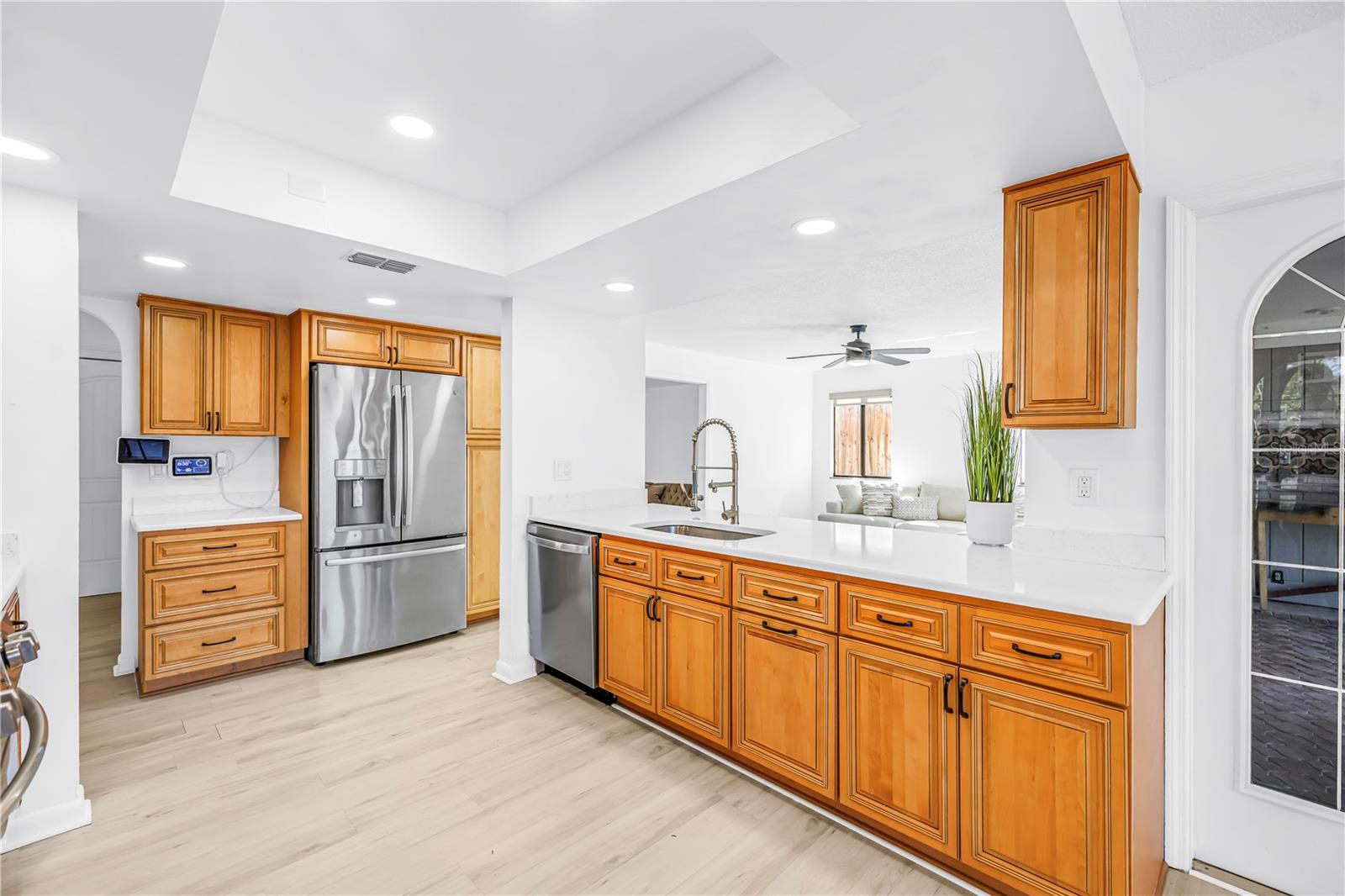 Listing photo id 11 for 2789 Valencia Lane W