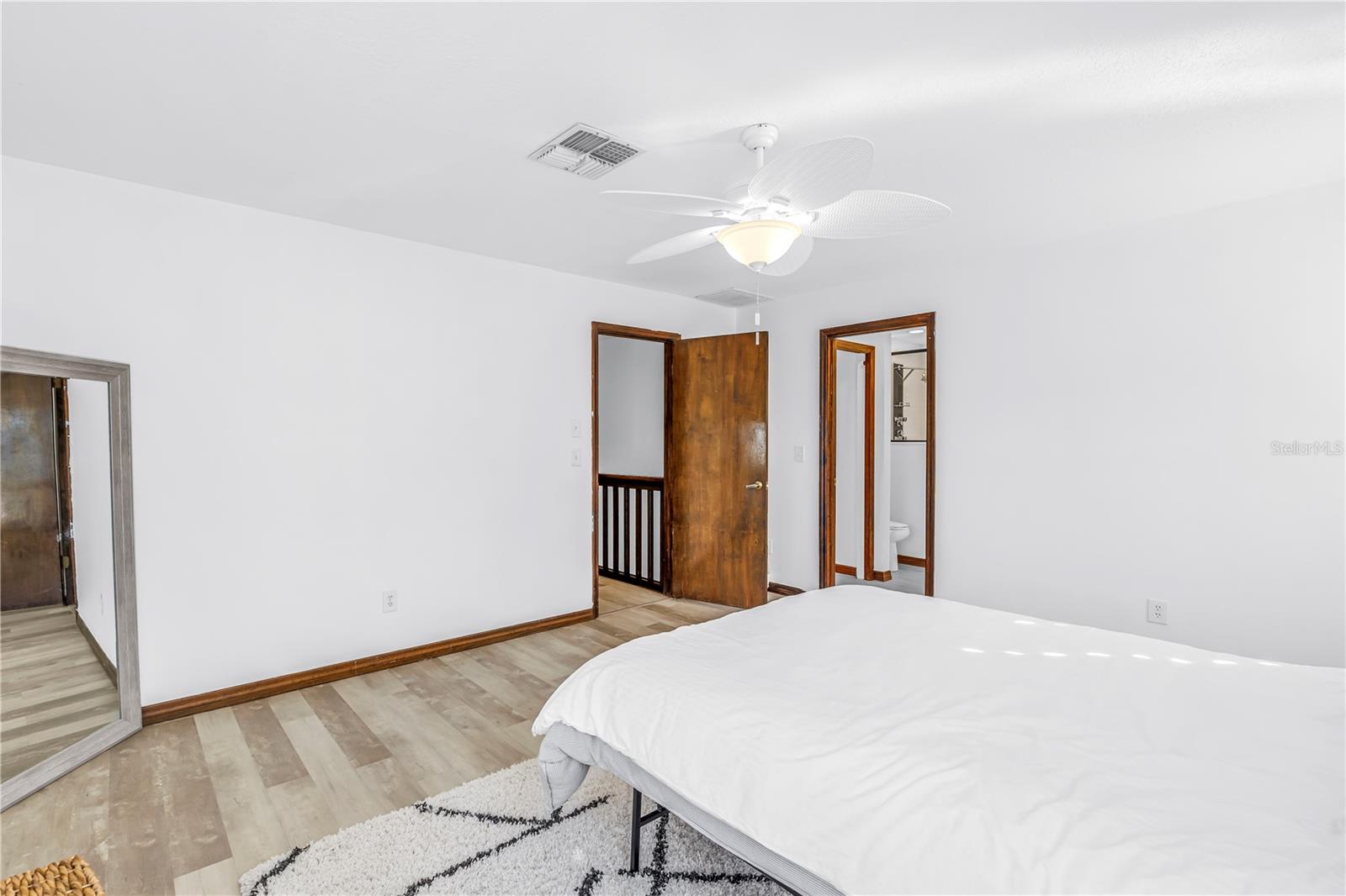 Listing photo id 20 for 2789 Valencia Lane W