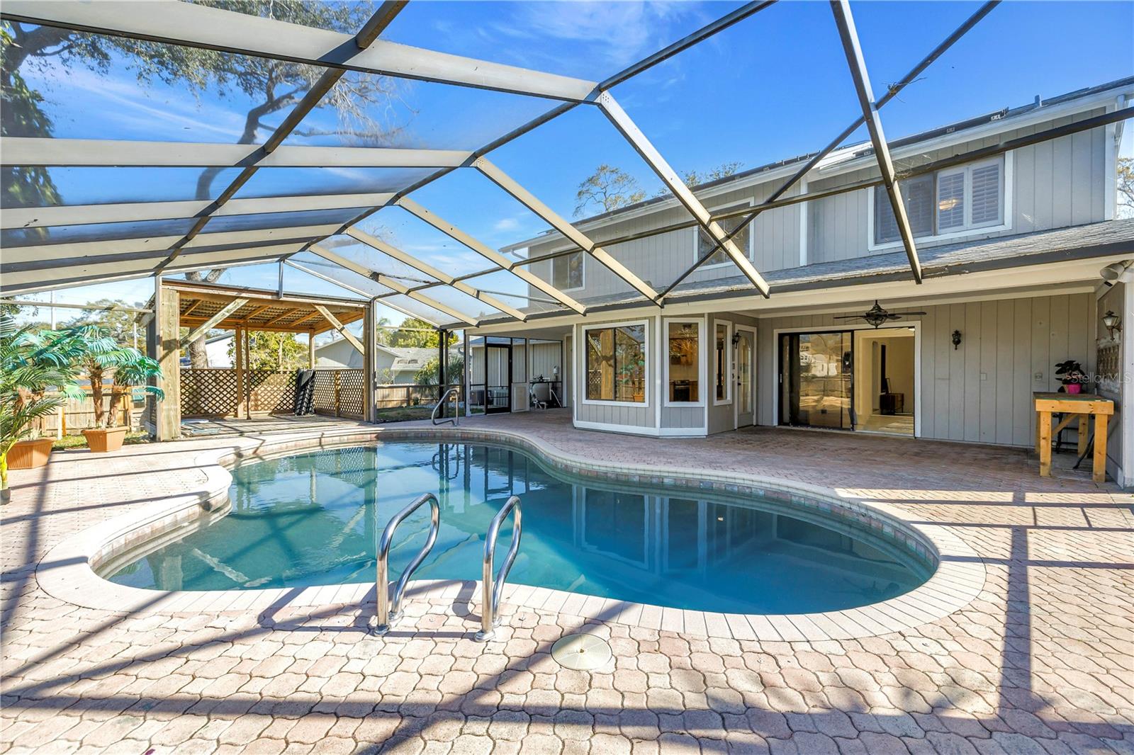 Listing photo id 36 for 2789 Valencia Lane W