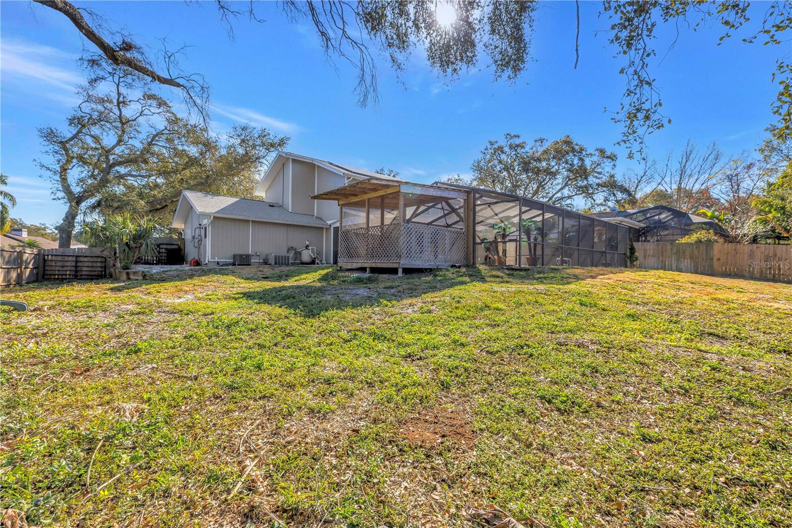 Listing photo id 38 for 2789 Valencia Lane W