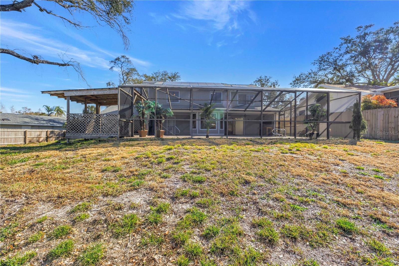 Listing photo id 39 for 2789 Valencia Lane W