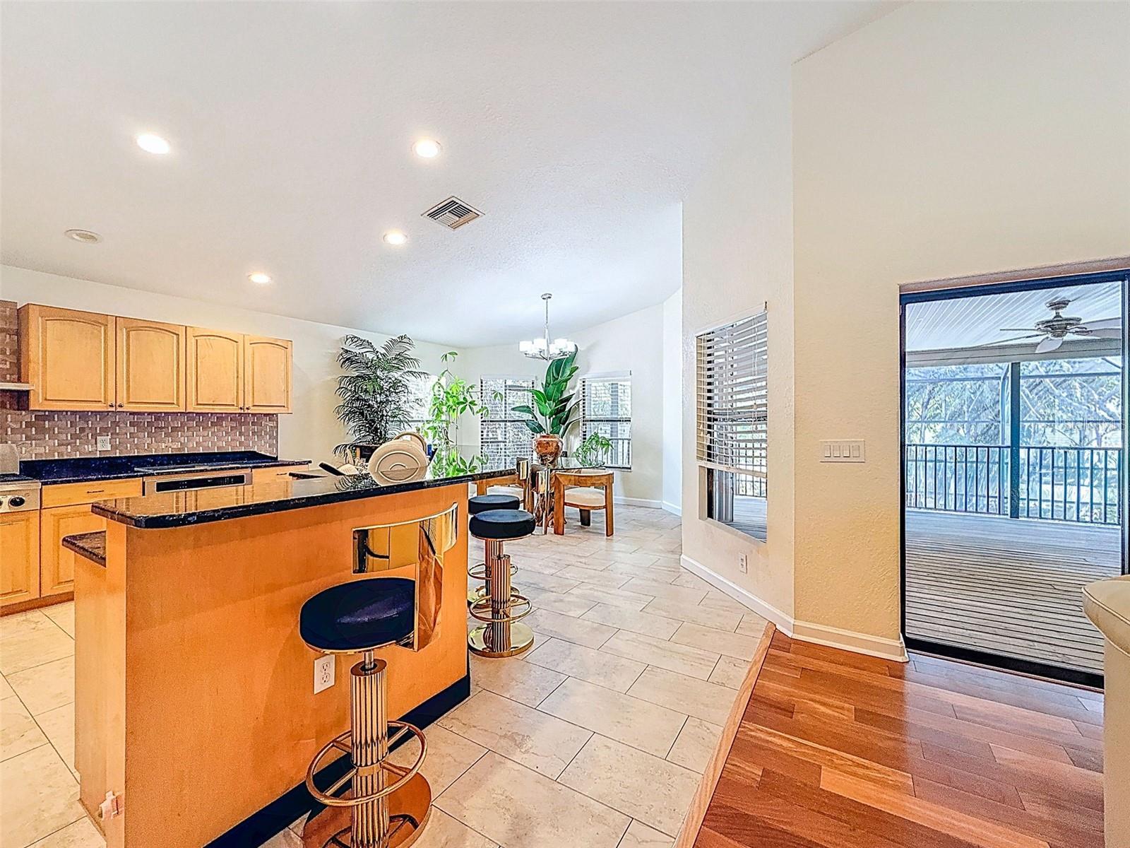 Image 15 of 51 For 588 Bay St  